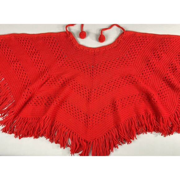 Vintage Large Hand Crochet Poncho Wrap with Fringes Women's Red Iconic Retro - Picture 2 of 16